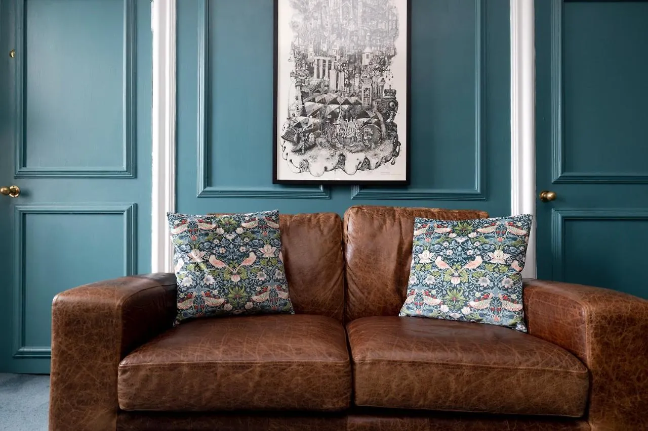 Joivy Eclectic Apartment Near Edinburgh Castle