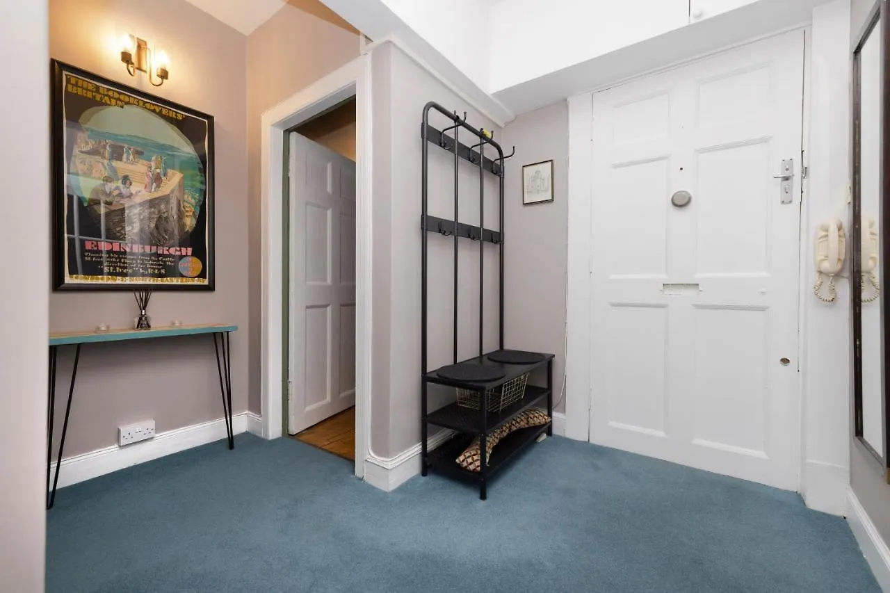 Joivy Eclectic Apartment Near Edinburgh Castle 0*,