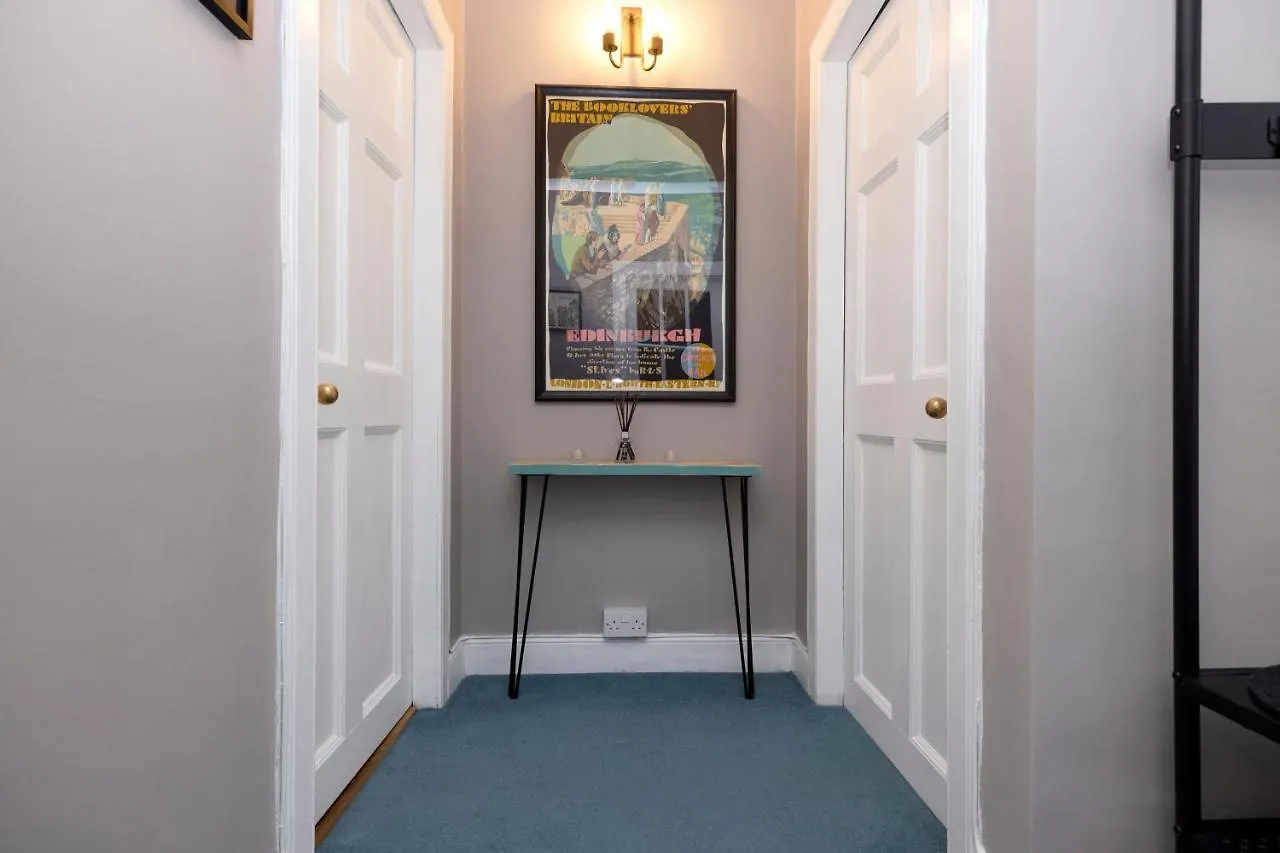 Joivy Eclectic Apartment Near Edinburgh Castle 0*,
