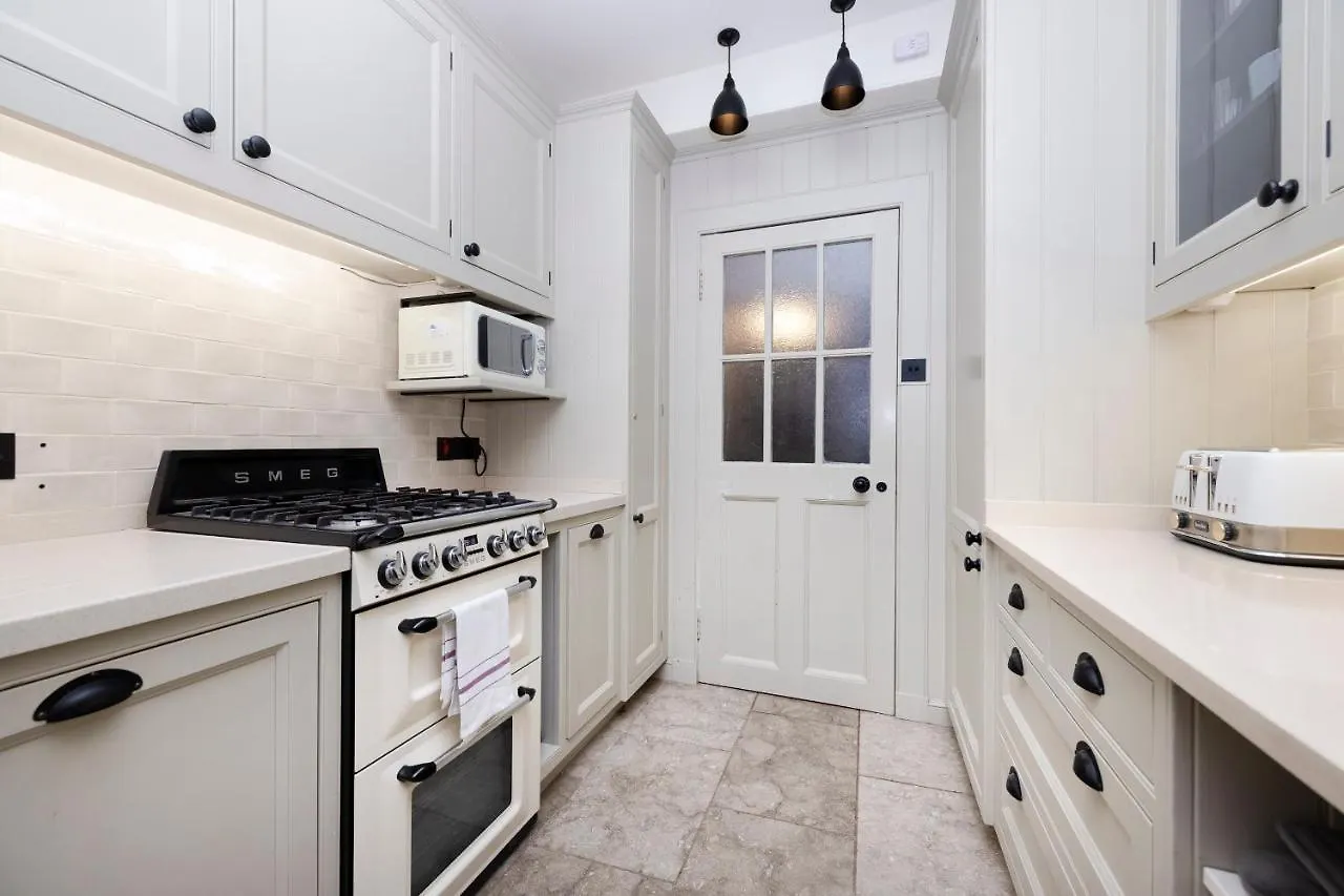 Joivy Eclectic Apartment Near Edinburgh Castle