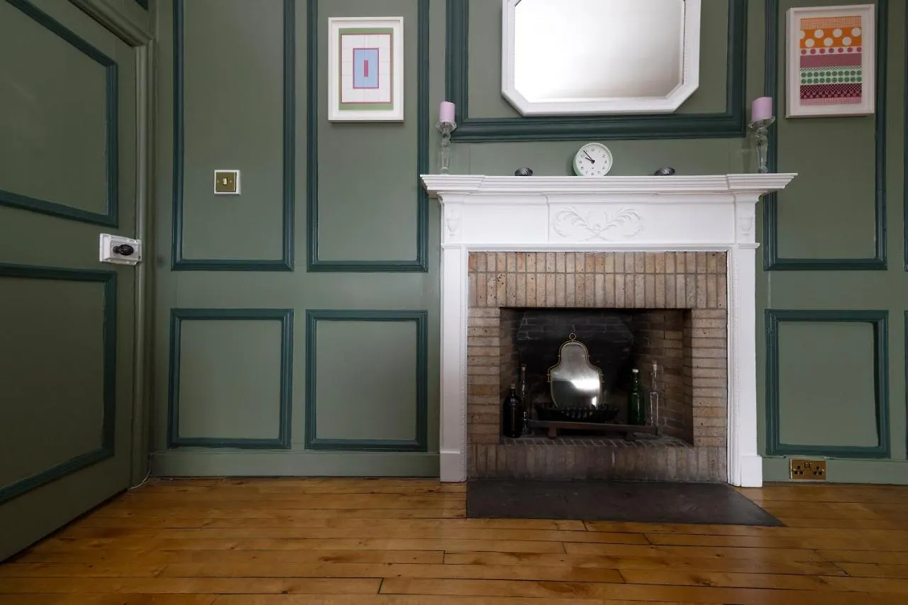 Joivy Eclectic Apartment Near Edinburgh Castle