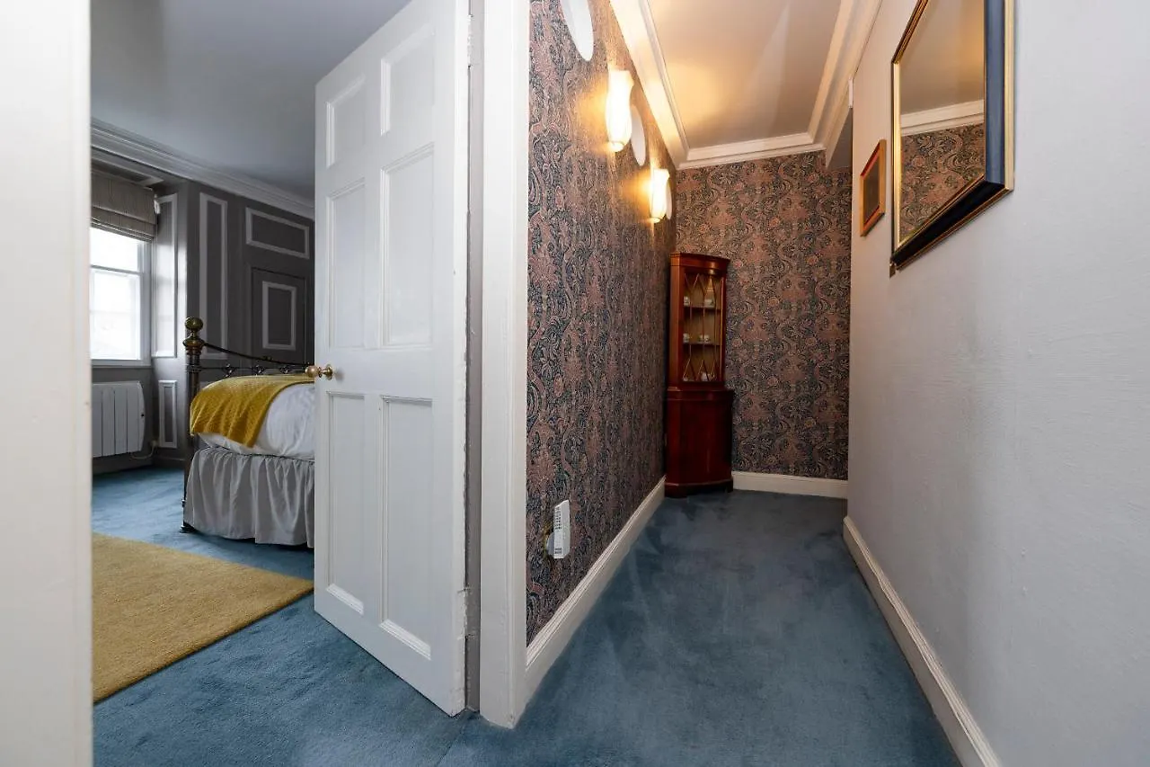 Joivy Eclectic Apartment Near Edinburgh Castle