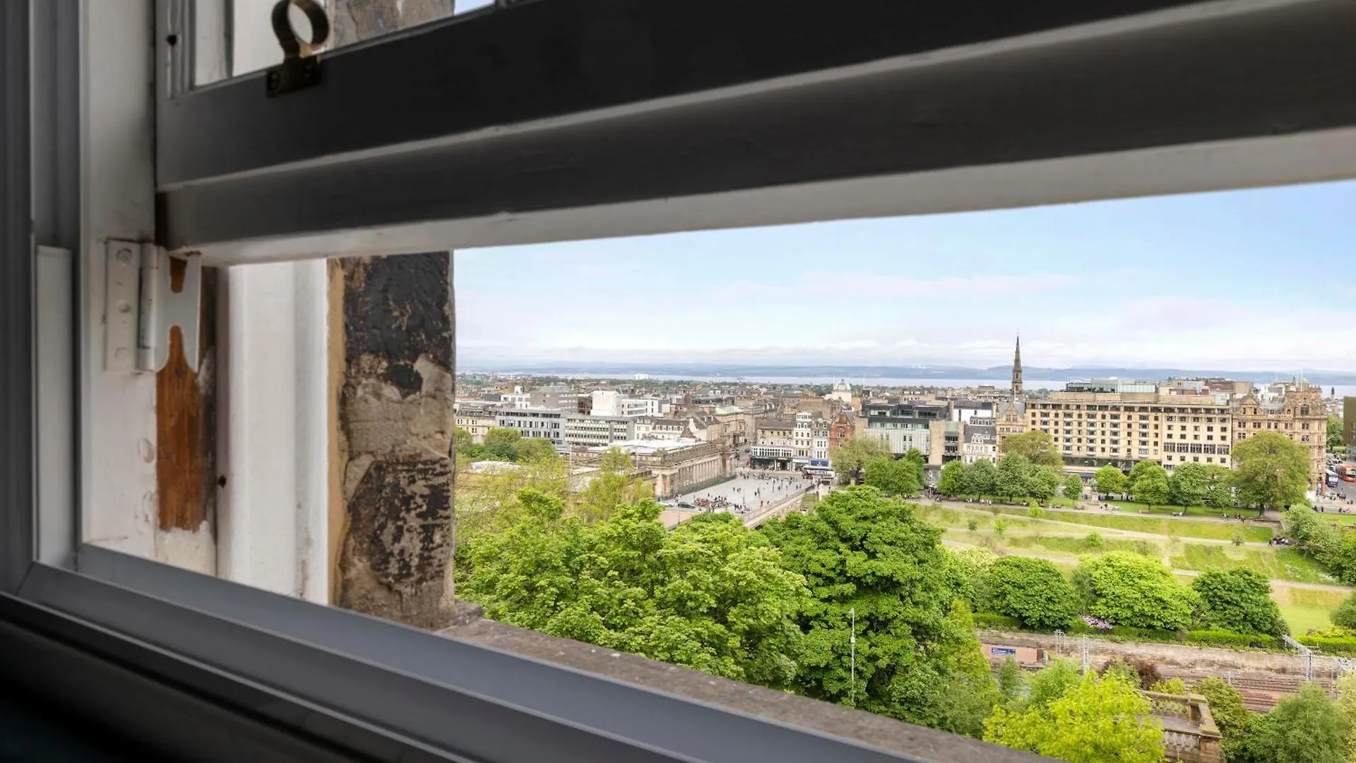 Joivy Eclectic Apartment Near Edinburgh Castle